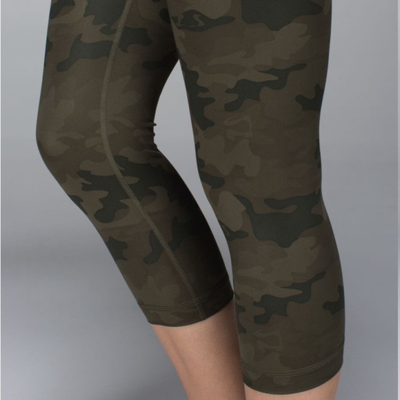 Lululemon Wunder Under Crop Full-On Luxtreme Savasana Camo Fatigue Green Sz 8 - Picture 4 of 11